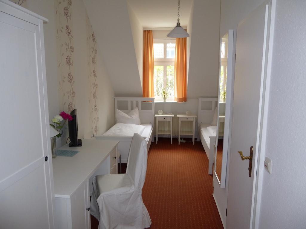 Hotel Adler Greifswald Bagian luar foto
