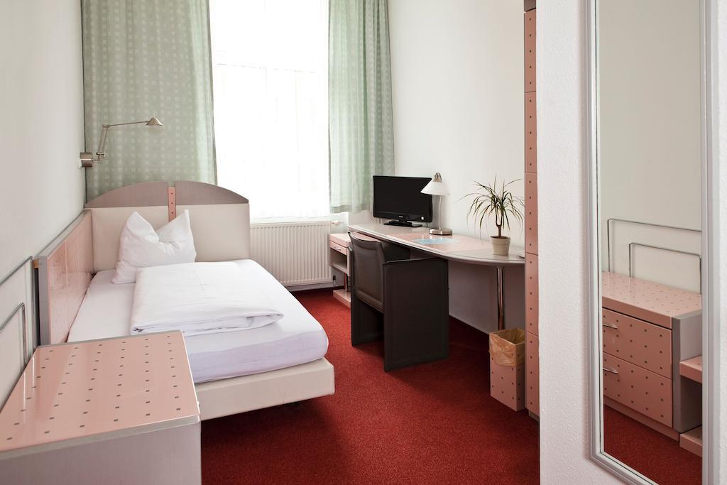 Hotel Adler Greifswald Ruang foto